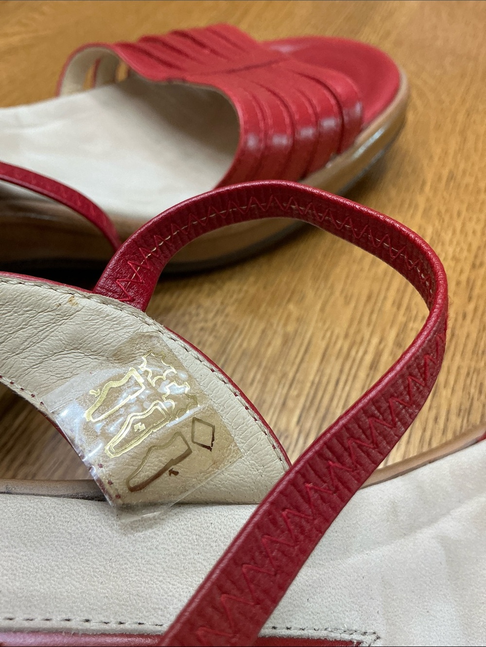 Woman’s Dansko red slip on sandals. Size 39. Like new! Elastic ankle strap. Cute - Picture 6 of 8
